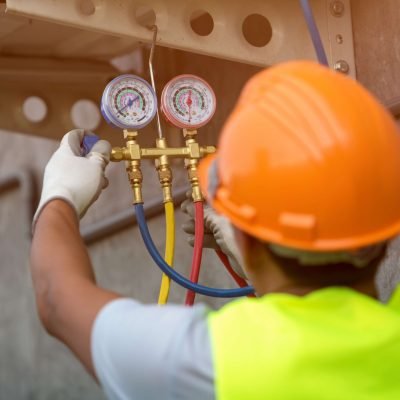 hvac-contractor-working